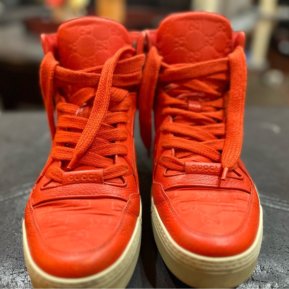 Gucci Men’s High top trainers in Red.